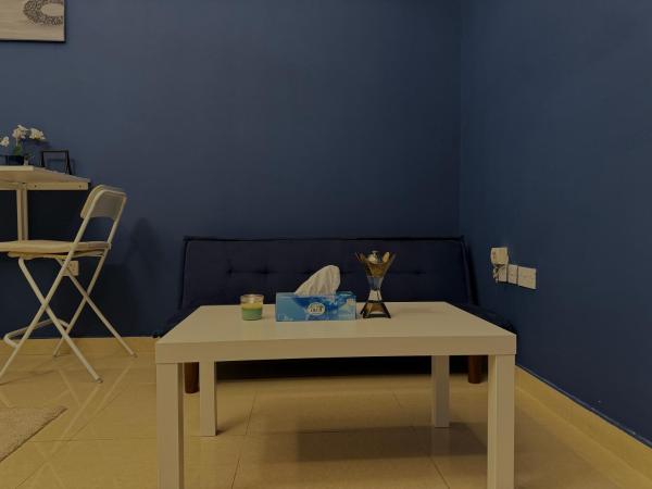 Private room in the heart of Dubai with Burj Khalifa view : photo 5 de la chambre chambre triple