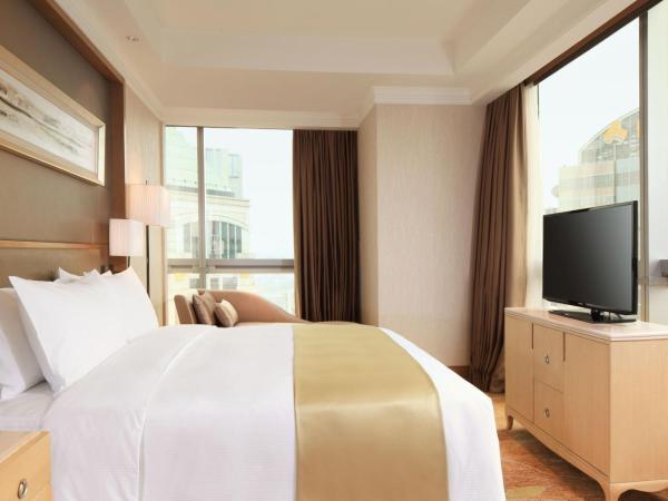 DoubleTree by Hilton Guangzhou-Free Shuttle Bus to Canton Fair Complex & Overseas Buyer Registration Services during Canton Fair Period : photo 5 de la chambre chambre de luxe lit king-size avec vue