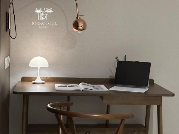 Borneotel The Shore KK by CHG : photo 3 de la chambre studio - vue sur montagne