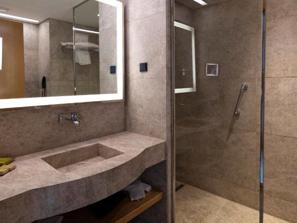 DoubleTree by Hilton Istanbul-Avcilar : photo 2 de la chambre chambre king deluxe