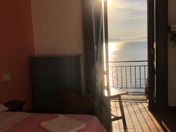 B&B Vista Mare : photo 5 de la chambre chambre double avec balcon - vue sur mer