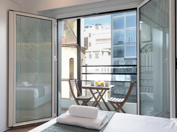 Kriel Suites by LIV Homes : photo 1 de la chambre chambre double deluxe avec balcon