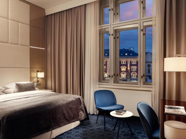 Hotel KINGS COURT : photo 9 de la chambre chambre double ou lits jumeaux exécutive avec accès au salon et au spa