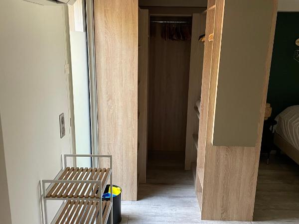 Le Rabelais : photo 7 de la chambre appartement - vue sur mer