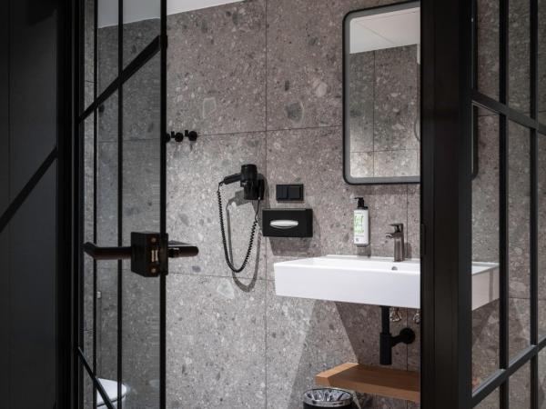 Qubus Hotel Katowice : photo 4 de la chambre appartement