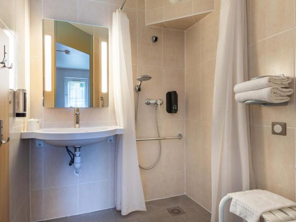 B&B HOTEL CHARTRES Le Coudray : photo 2 de la chambre chambre double - accessible aux personnes à mobilité réduite 