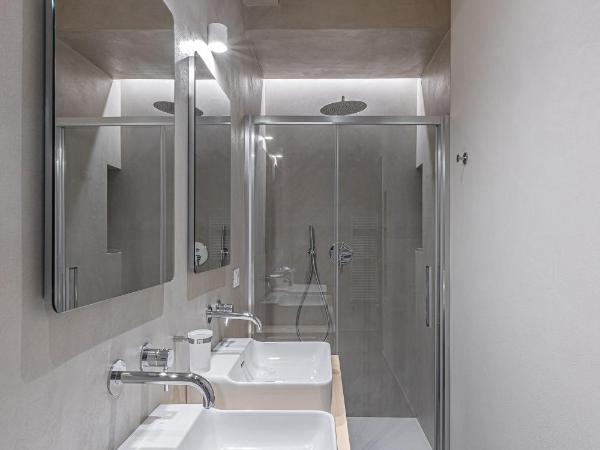 La Casa Rosa bnb : photo 8 de la chambre chambre triple avec salle de bains privative