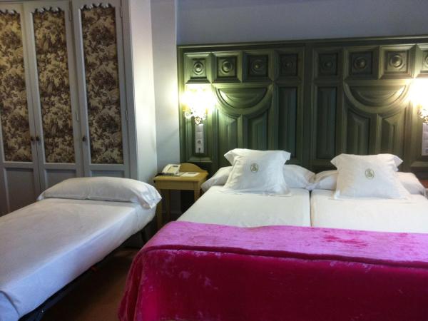 Sacristia de Santa Ana : photo 3 de la chambre chambre lits jumeaux avec lit d’appoint - 301