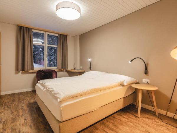 Hotel Alpensonne - Panoramazimmer & Restaurant : photo 1 de la chambre chambre standard lit queen-size