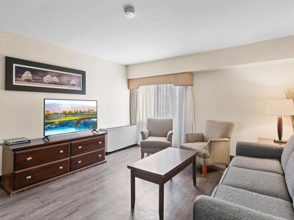 Travelodge Hotel by Wyndham Saskatoon : photo 3 de la chambre suite 1 chambre lit king-size - non-fumeurs