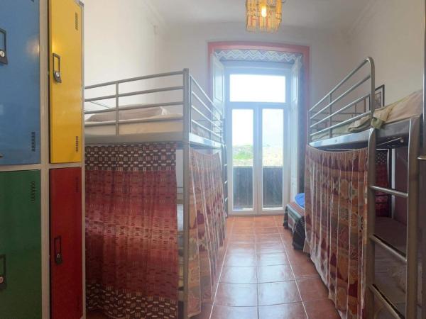 Peniche Hostel : photo 2 de la chambre lit dans dortoir mixte de 4 lits