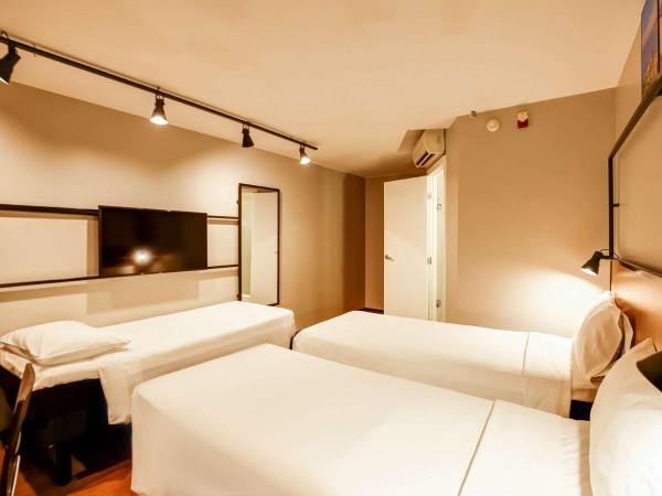 ibis Copacabana Posto 2 : photo 5 de la chambre chambre triple standard avec 3 lits simples