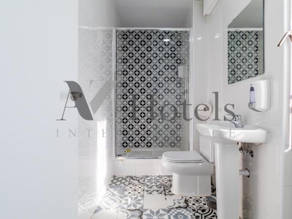 AYZ Ulises - Auto check-in property : photo 3 de la chambre chambre double standard avec salle de bains commune