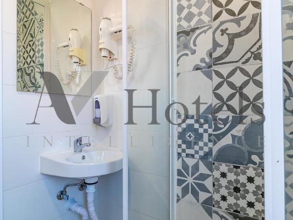 AYZ Ulises - Auto check-in property : photo 5 de la chambre chambre double standard avec salle de bains commune