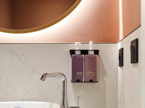 TRIBE Hôtel Le Touquet : photo 4 de la chambre suite confort tribu avec 1 lit double et 1 canapé