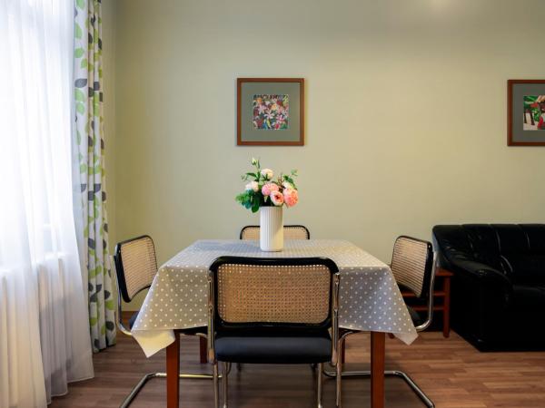 Hotel Orion : photo 2 de la chambre appartement chambre triple