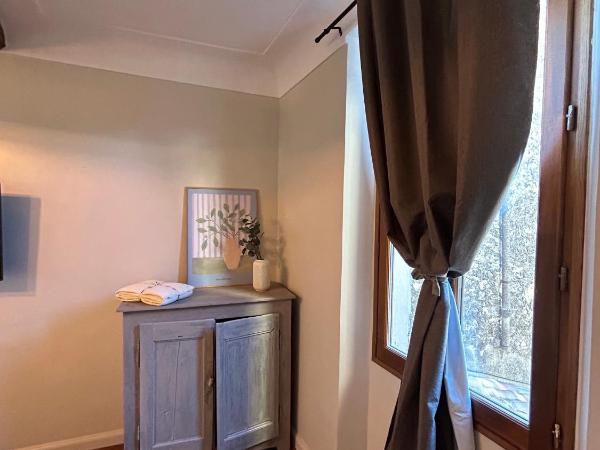 Maison Louisa : photo 7 de la chambre chambre lit king-size - vue sur montagne