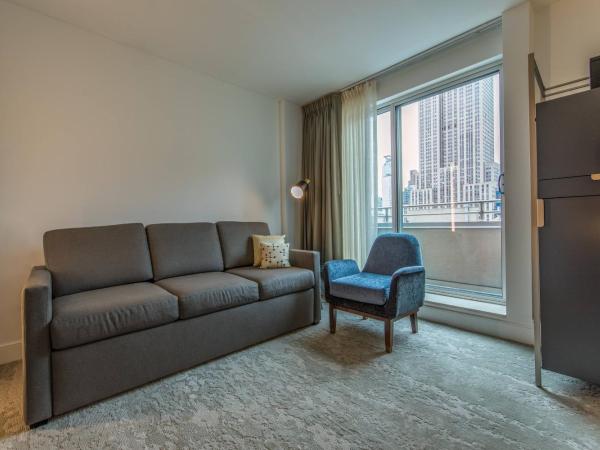 Marriott Vacation Club®, New York City  : photo 2 de la chambre chambre lit king-size - vue sur empire state building