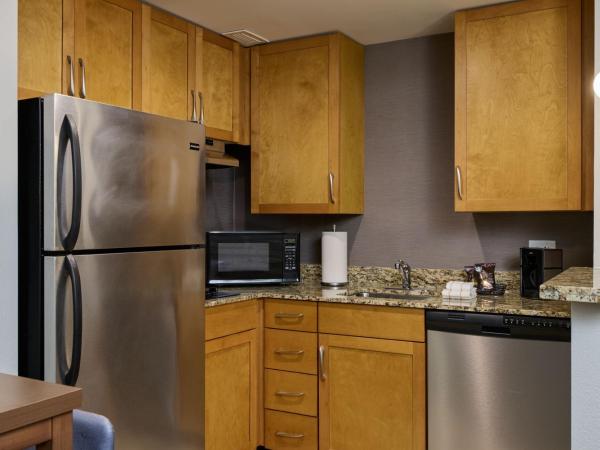 Residence Inn Arlington Capital View : photo 2 de la chambre studio lit king-size avec canapé-lit