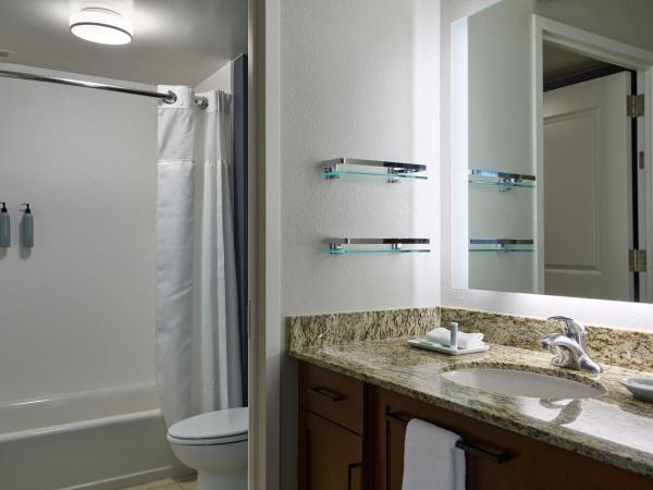 Residence Inn Arlington Capital View : photo 4 de la chambre studio lit king-size avec canapé-lit