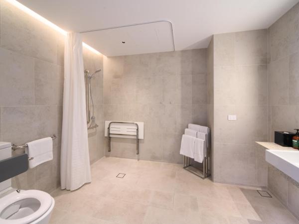 Crowne Plaza Hobart, an IHG Hotel : photo 1 de la chambre chambre lit king-size standard - accessible aux personnes à mobilité réduite