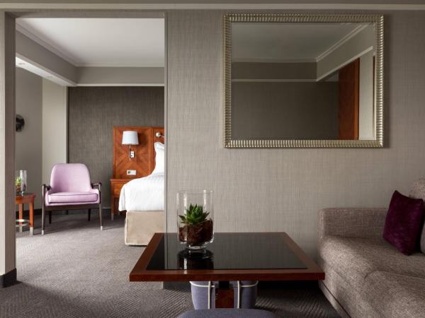 Paris Marriott Rive Gauche Hotel & Conference Center : photo 1 de la chambre suite lit king-size junior avec accès au salon exécutif