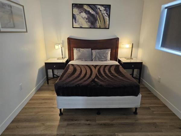 Hollywood Homes minutes to everything SPACIOUS AND FREE PARKING : photo 9 de la chambre maison 5 chambres