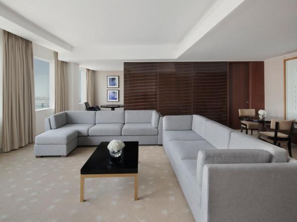 InterContinental Dubai Festival City, an IHG Hotel : photo 2 de la chambre suite 2 chambres - accès au salon club
