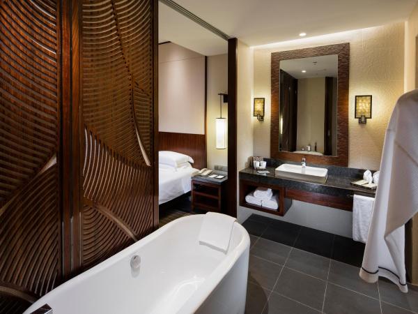 Hilton Sanya Yalong Bay Resort & Spa : photo 5 de la chambre chambre lit king-size premium avec vue sur l'océan