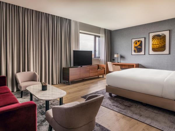 Geneva Marriott Hotel : photo 2 de la chambre suite junior lit king-size - niveau club