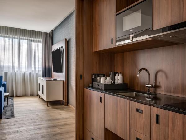 Geneva Marriott Hotel : photo 2 de la chambre suite familiale