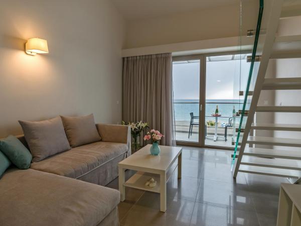 Iperion Beach Hotel : photo 1 de la chambre maisonnette