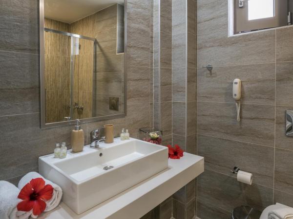 Iperion Beach Hotel : photo 7 de la chambre maisonnette