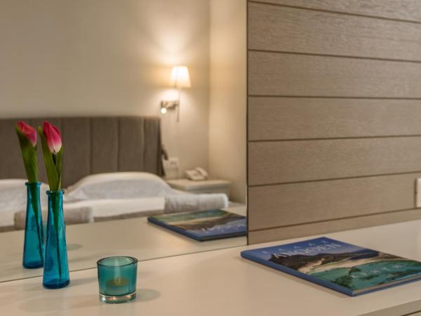 Iperion Beach Hotel : photo 2 de la chambre studio double supérieur avec vue sur la mer