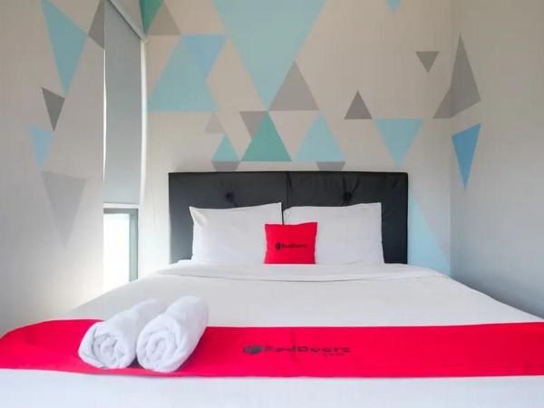 RedDoorz near Sindu Kusuma Edupark 3 : photo 2 de la chambre chambre double supérieure