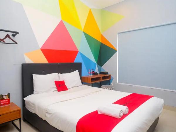 RedDoorz near Sindu Kusuma Edupark 3 : photo 7 de la chambre chambre double standard