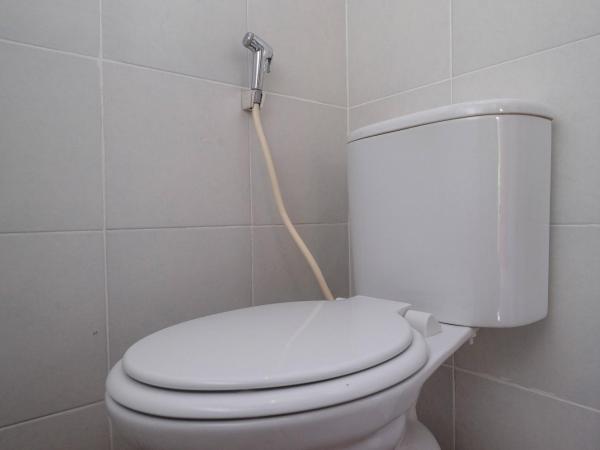 RedDoorz @ Jalan Ringroad Selatan 2 : photo 4 de la chambre chambre double Économique