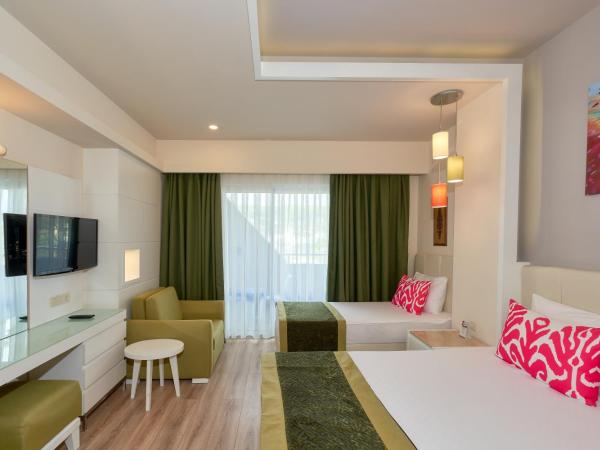 Orange County Alanya : photo 1 de la chambre chambre standard - vue sur terres