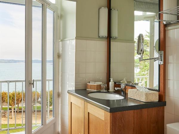 Le Grand Hotel des Bains & Spa - Bretagne : photo 2 de la chambre chambre double classique - vue sur mer