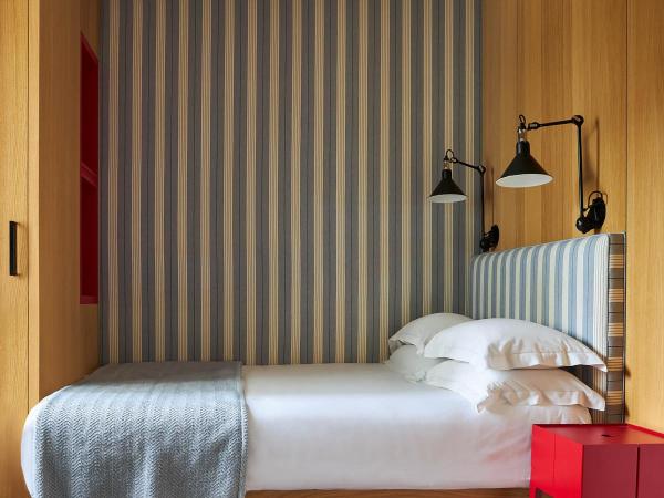 Le Grand Hotel des Bains & Spa - Bretagne : photo 3 de la chambre petite chambre double