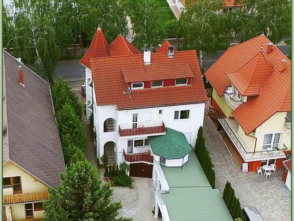 White & Quiet Apartment House : photo 3 de la chambre chambre quadruple avec terrasse