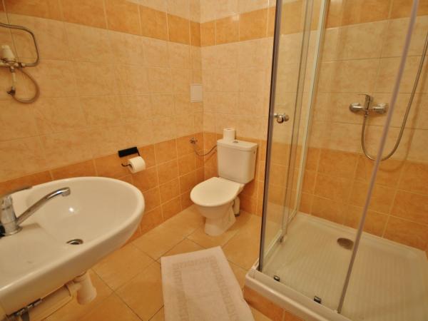 Hotel Bohemians : photo 6 de la chambre chambre triple