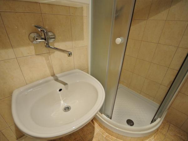 Hotel Bohemians : photo 4 de la chambre chambre triple