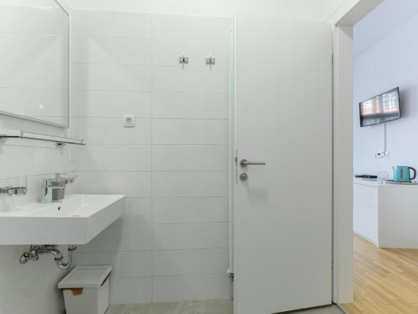 Niva Rooms & Studio Apartment : photo 10 de la chambre chambre double
