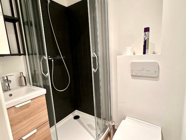 My Haus European Commision : photo 8 de la chambre chambre quadruple avec salle de bains privative