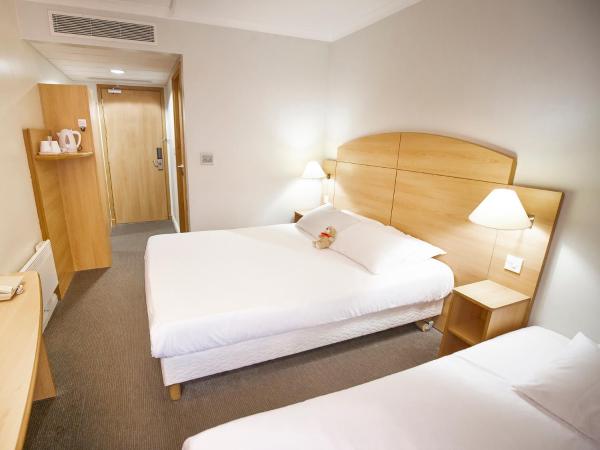 Campanile Hotel Glasgow SECC Hydro : photo 1 de la chambre chambre triple (1 lit double et 1 lit simple)
