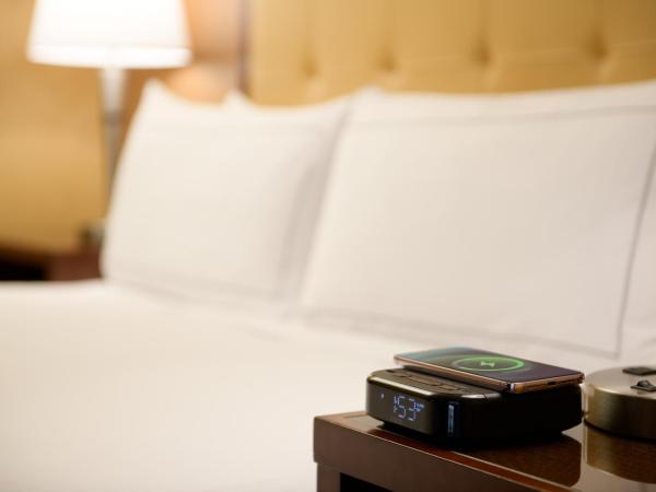 Hilton Charlotte Uptown : photo 8 de la chambre studio d'angle lit king-size