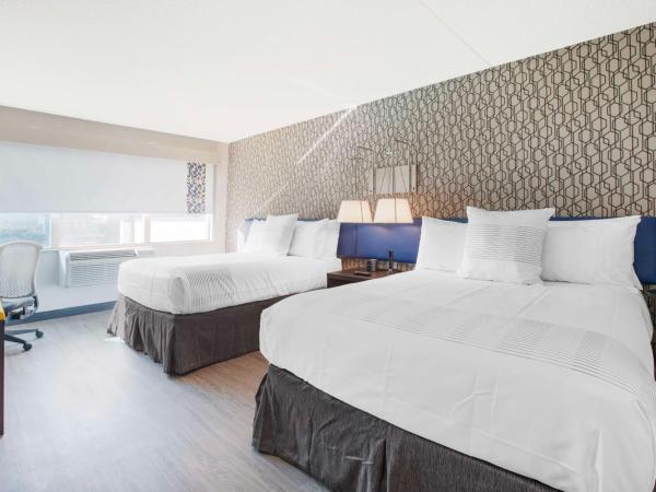 GLō Best Western Mississauga Corporate Centre : photo 1 de la chambre chambre avec 2 lits queen-size - accessible aux personnes à mobilité réduite