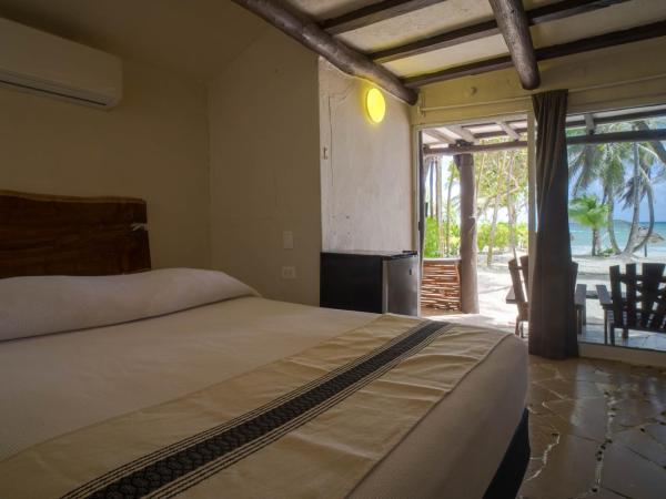 BT Live Tulum located at the party zone : photo 3 de la chambre bungalow