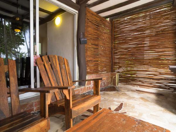 BT Live Tulum located at the party zone : photo 8 de la chambre bungalow